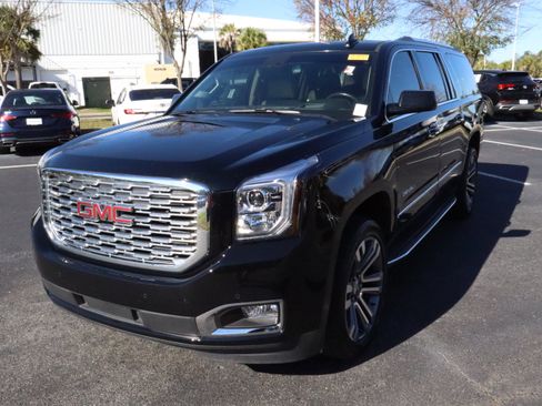 Used 2019 GMC Yukon XL Denali w/ Open Road Package image 5