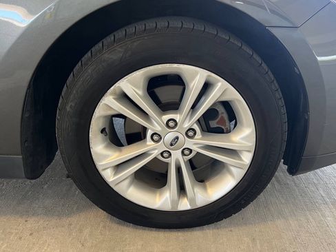 Used 2018 Ford Taurus SEL FWD image 26