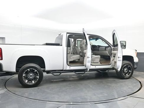 Used 2008 GMC Sierra 2500 SLE w/ Convenience Package AWD/4WD image 47