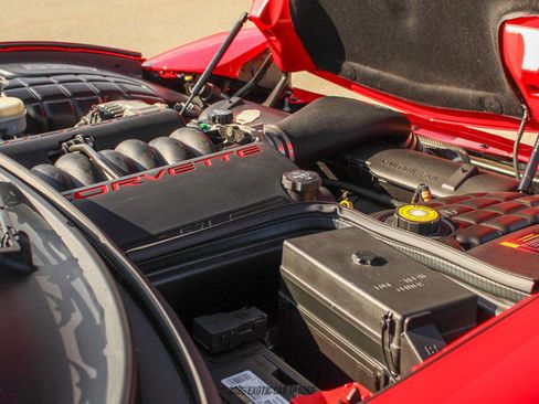 Used 2004 Chevrolet Corvette Convertible w/ Preferred Equipment Group RWD image 25