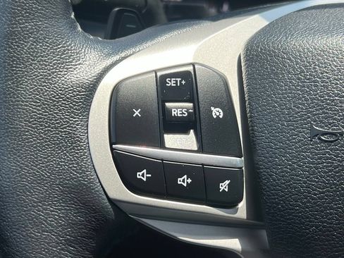 Used 2021 Ford Explorer XLT w/ Equipment Group 202A AWD/4WD image 36