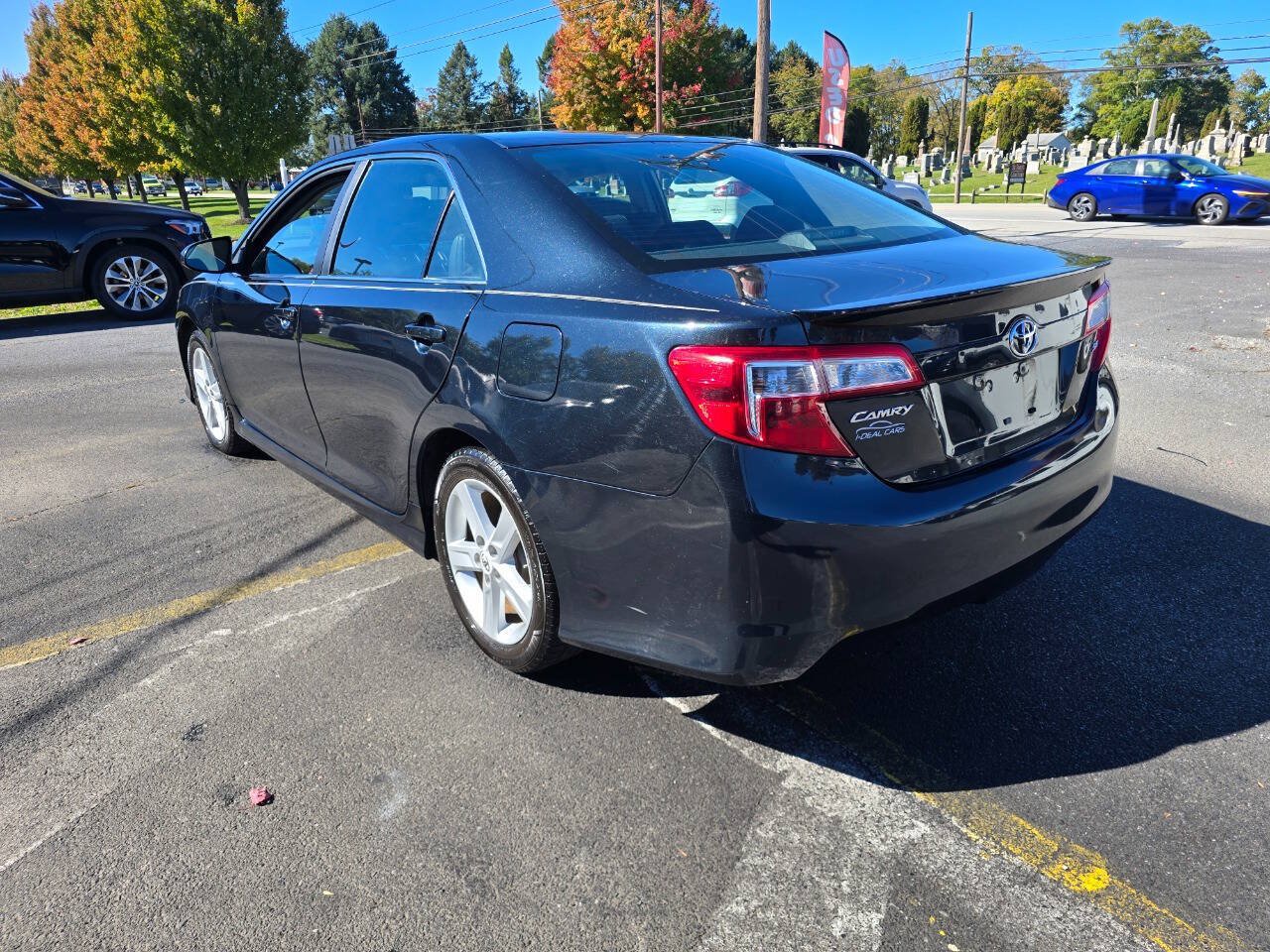 Used 2012 Toyota Camry SE FWD image 5