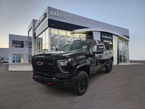 Used 2025 Chevrolet Silverado 2500 ZR2 w/ Technology Package image 1