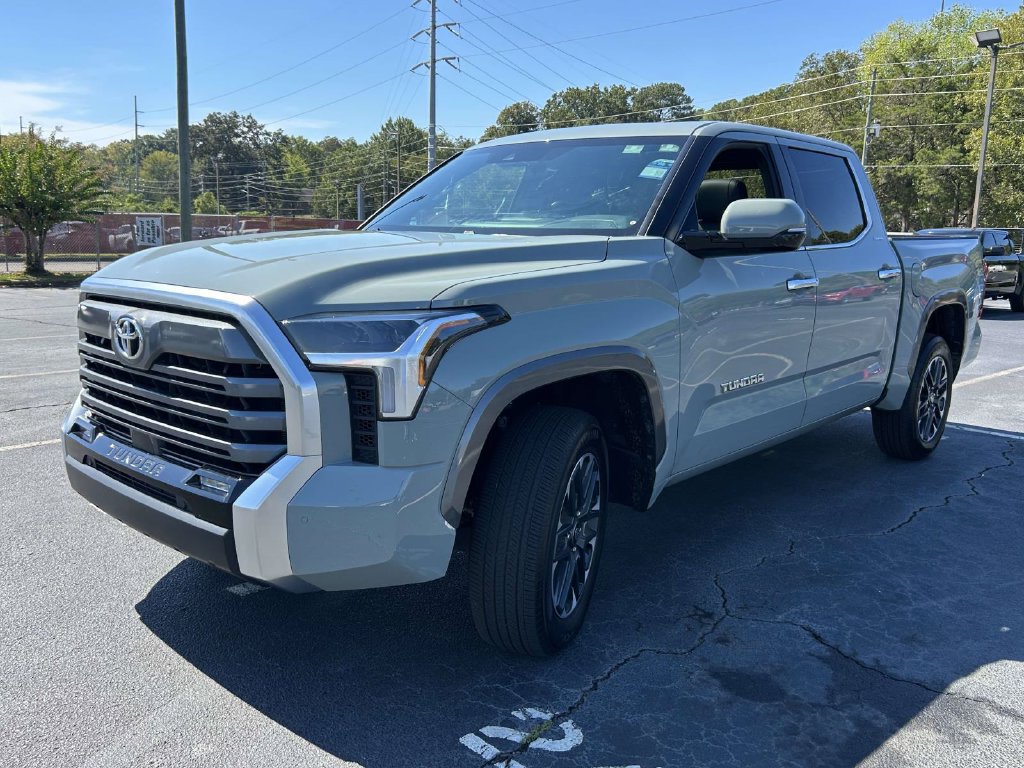Used 2025 Toyota Tundra Limited AWD/4WD image 6