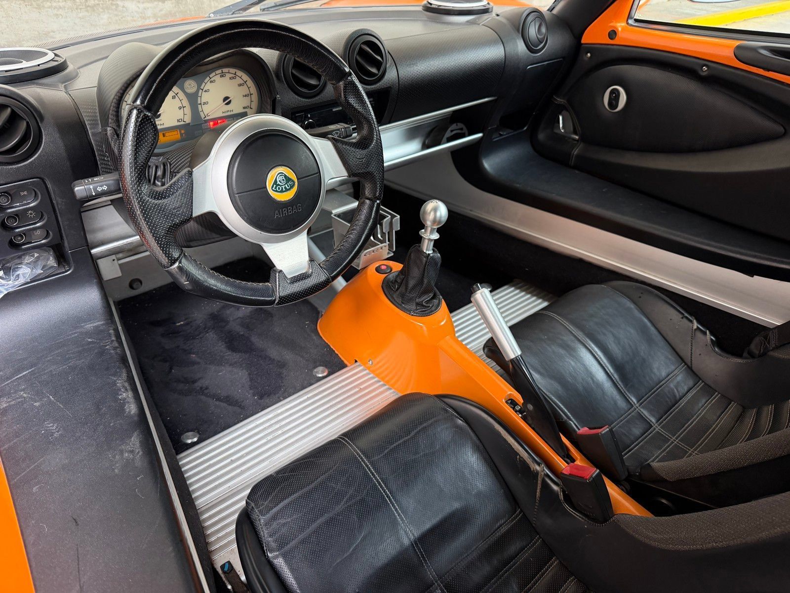 Used 2005 Lotus Elise RWD image 2