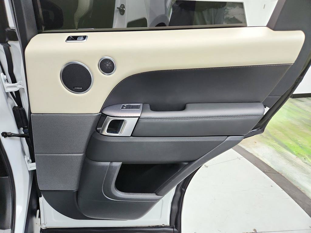 Used 2021 Land Rover Range Rover Sport HST AWD/4WD image 31
