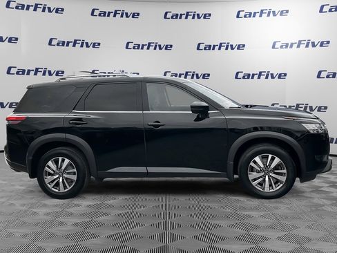 Used 2023 Nissan Pathfinder SL image 7