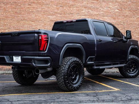 Used 2024 GMC Sierra 2500 Denali w/ Denali Reserve Package image 12