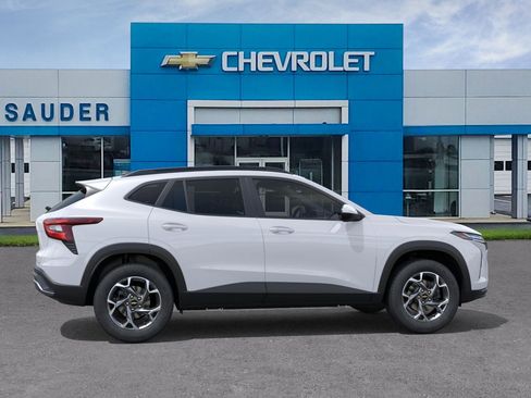 New 2025 Chevrolet Trax LT w/ Driver Confidence Package image 5