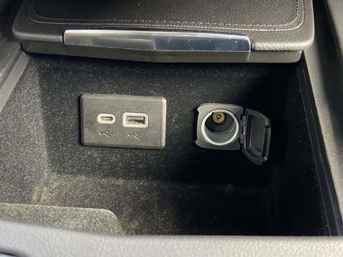 Used 2022 Cadillac XT4 Premium Luxury w/ Safety Alert Package image 24