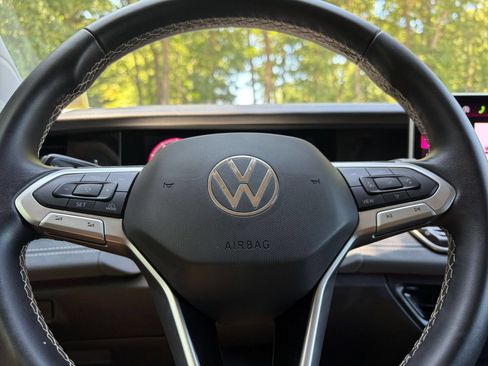 Used 2026 Volkswagen Tiguan SE AWD/4WD image 30