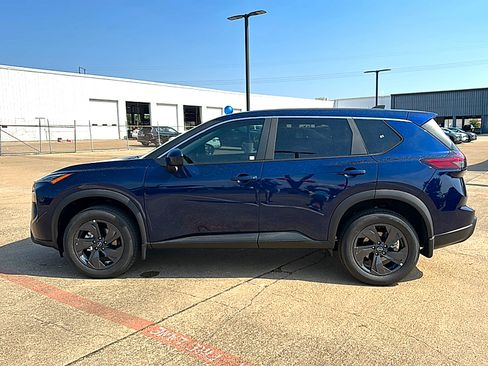 New 2026 Nissan Rogue SV FWD image 3
