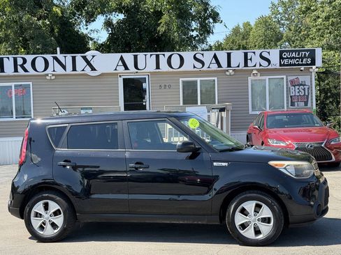 Used 2015 Kia Soul FWD image 24