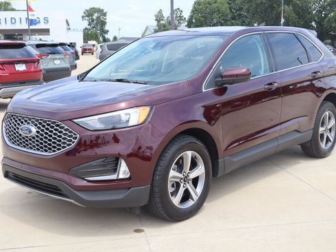 Used 2024 Ford Edge SEL w/ Convenience Package AWD/4WD image 2