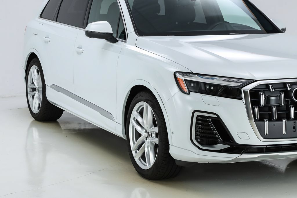 Used 2025 Audi Q7 3.0T Prestige w/ Prestige Package AWD/4WD image 28
