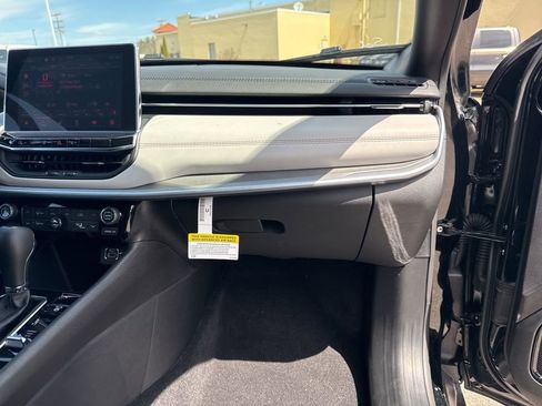 New 2026 Jeep Compass Limited image 28