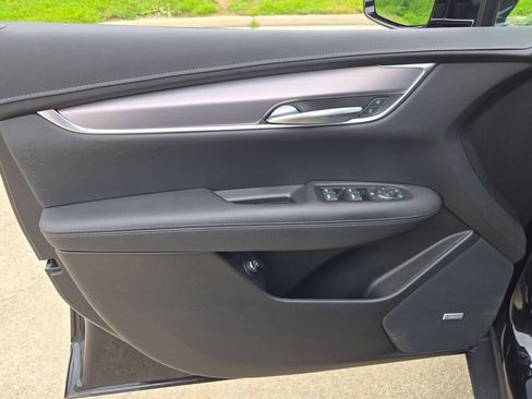 Used 2023 Cadillac XT5 Luxury w/ LPO, Floor Liner Package AWD/4WD image 18