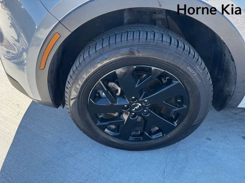 Used 2022 Kia Sorento S image 8