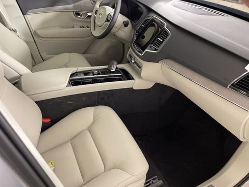 Used 2025 Volvo XC90 T8 Plus w/ Protection Package Premier AWD/4WD image 46