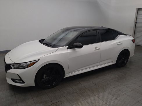 Used 2023 Nissan Sentra SR w/ Midnight Edition Package FWD image 2