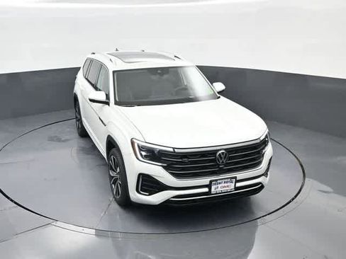 Used 2025 Volkswagen Atlas SEL Premium R-Line image 60