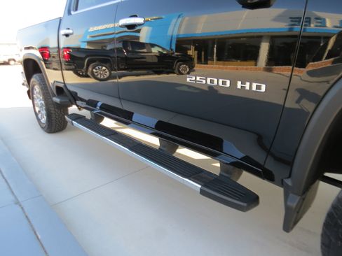 Used 2024 Chevrolet Silverado 2500 LTZ w/ LTZ Convenience Package AWD/4WD image 11
