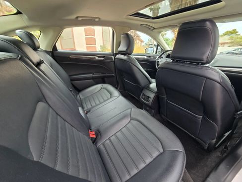 Used 2018 Ford Fusion SE w/ Fusion SE Technology Package FWD image 14