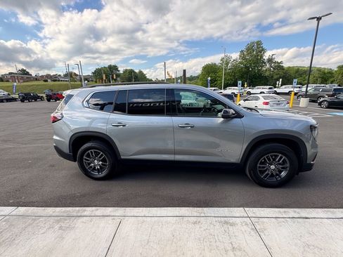 Used 2025 GMC Acadia Elevation FWD image 18