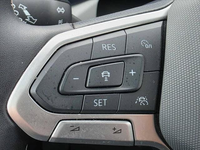 Used 2024 Volkswagen Taos SE AWD/4WD image 31