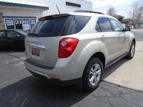 Used 2015 Chevrolet Equinox LT w/ Driver Convenience Package image 2