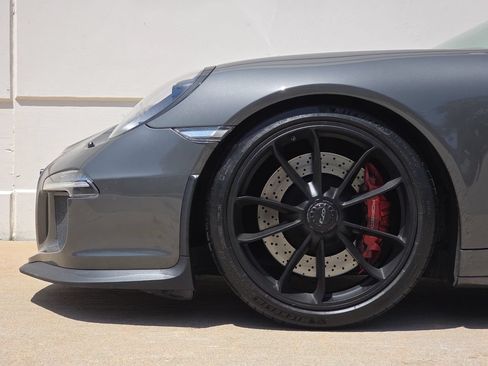 Used 2015 Porsche 911 GT3 RWD image 34