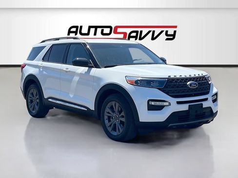 Used 2023 Ford Explorer XLT w/ Equipment Group 202A RWD image 1