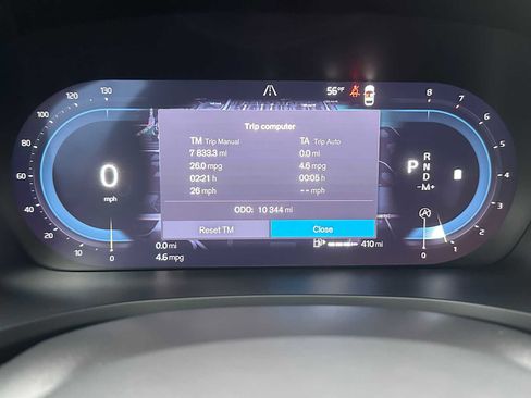 Certified 2025 Volvo V60 B5 Cross Country Plus image 24