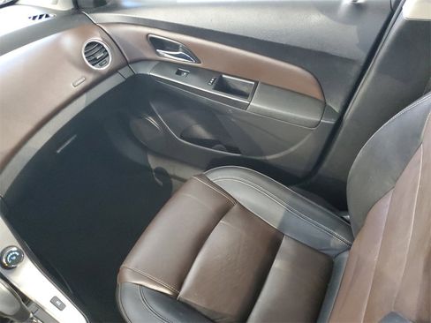 Used 2015 Chevrolet Cruze LT w/ RS Package image 10