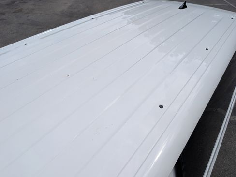 Used 2025 Volkswagen ID. Buzz Pro S RWD image 14