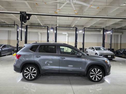 Used 2023 Volkswagen Taos SE image 8