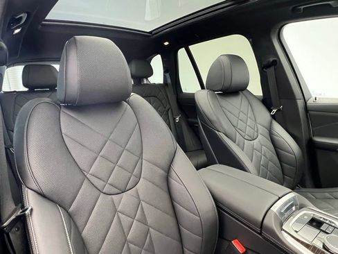 Certified 2025 BMW X5 sDrive40i image 7