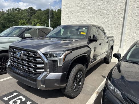 Used 2024 Toyota Tundra Platinum AWD/4WD image 11