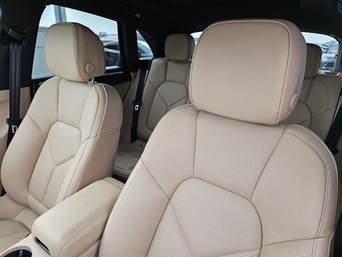 Certified 2026 Porsche Macan image 6