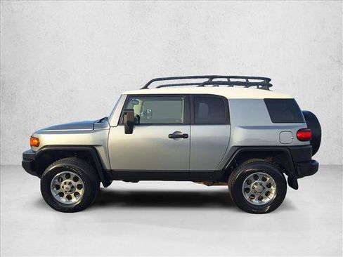 Used 2012 Toyota FJ Cruiser image 8