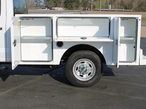 Used 2024 Ford F250 XL w/ XL Chrome Package image 11