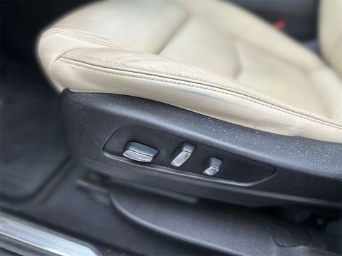 Used 2018 Cadillac XT5 Luxury w/ Driver Awareness Package image 14