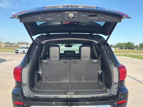 Used 2017 Nissan Pathfinder Platinum w/ Family Entertainment Package AWD/4WD image 7