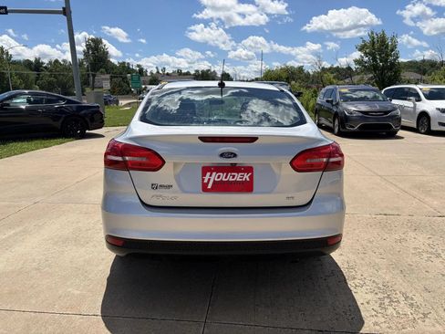 Used 2017 Ford Focus SE FWD image 7