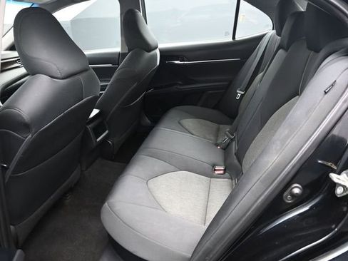 Used 2019 Toyota Camry LE FWD image 12