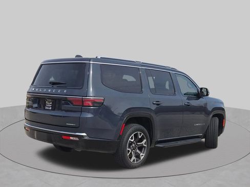 Used 2024 Jeep Wagoneer Series III AWD/4WD image 12