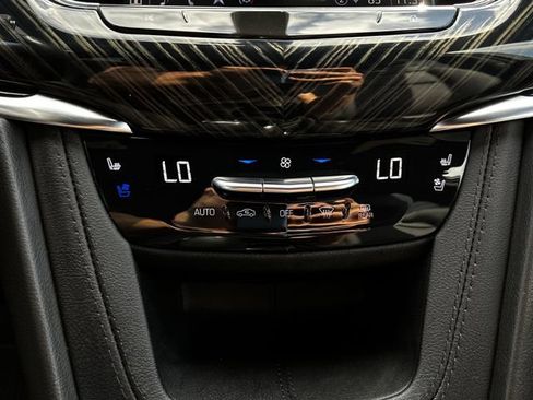 Used 2024 Cadillac XT6 Premium Luxury AWD/4WD image 21