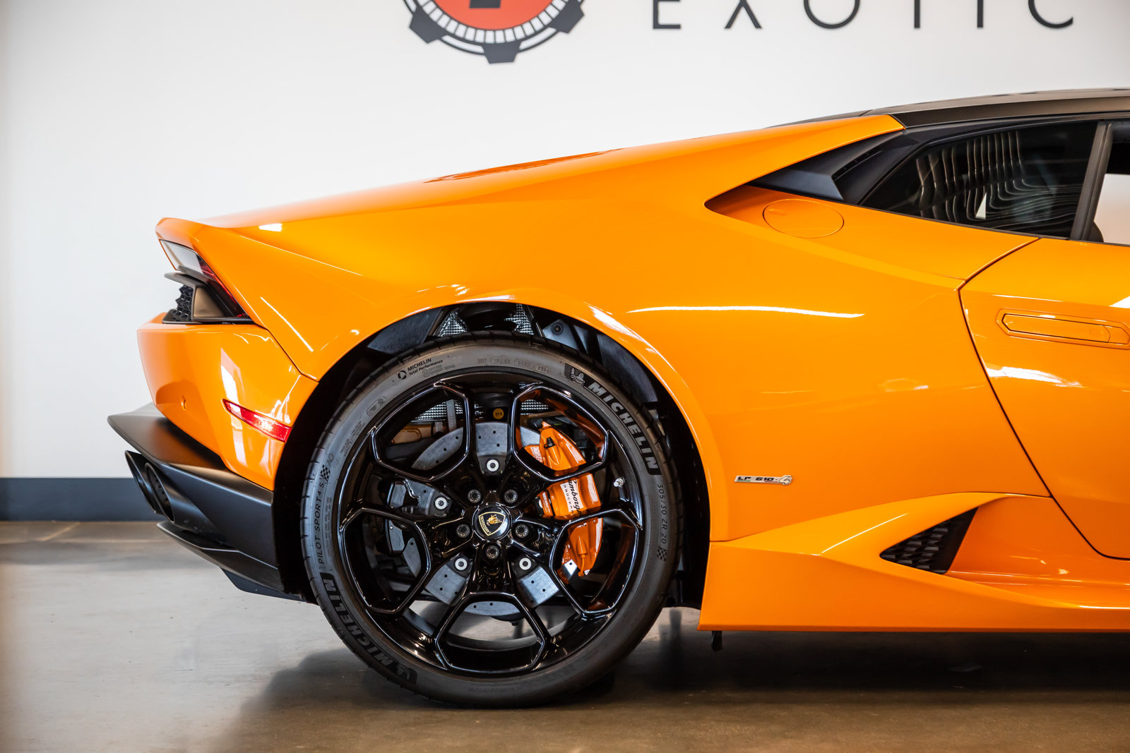 Used 2015 Lamborghini Huracan LP 610-4 AWD/4WD image 12