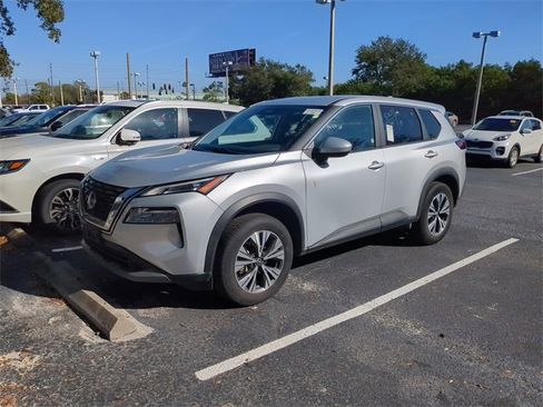 Used 2023 Nissan Rogue SV image 1