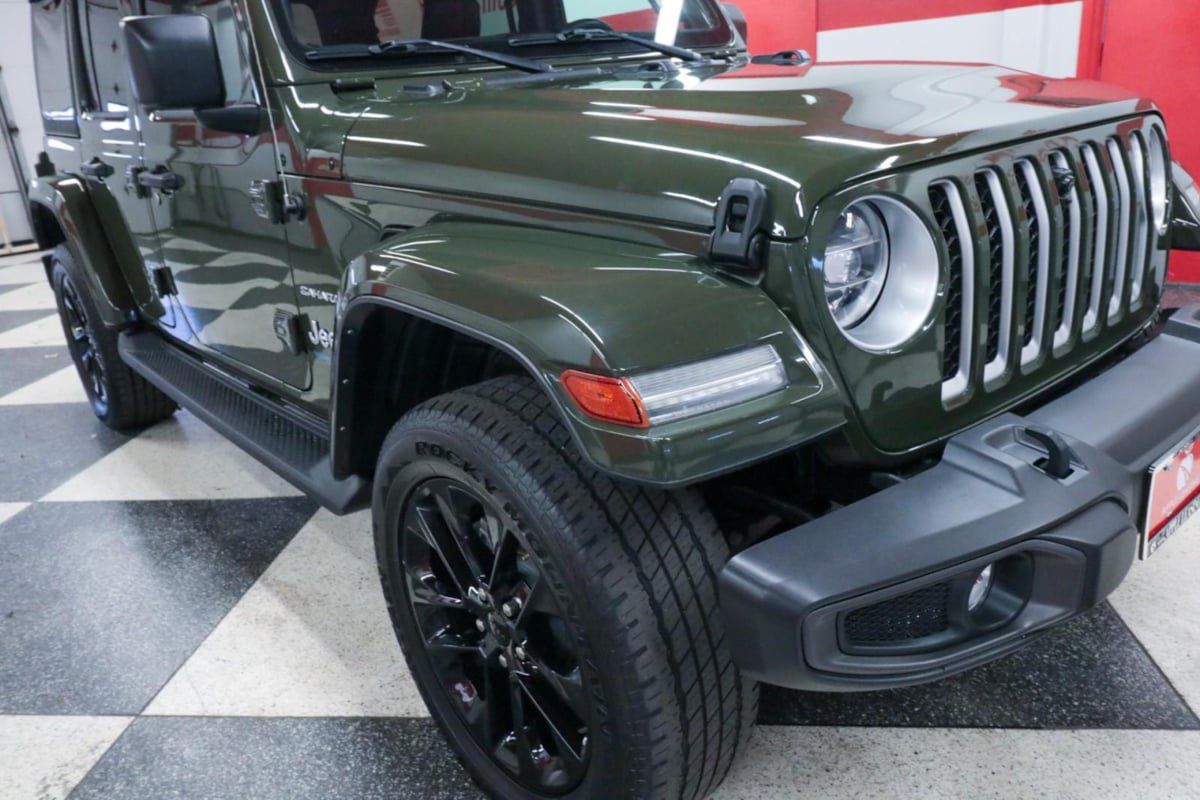 Used 2021 Jeep Wrangler Unlimited Sahara AWD/4WD image 35